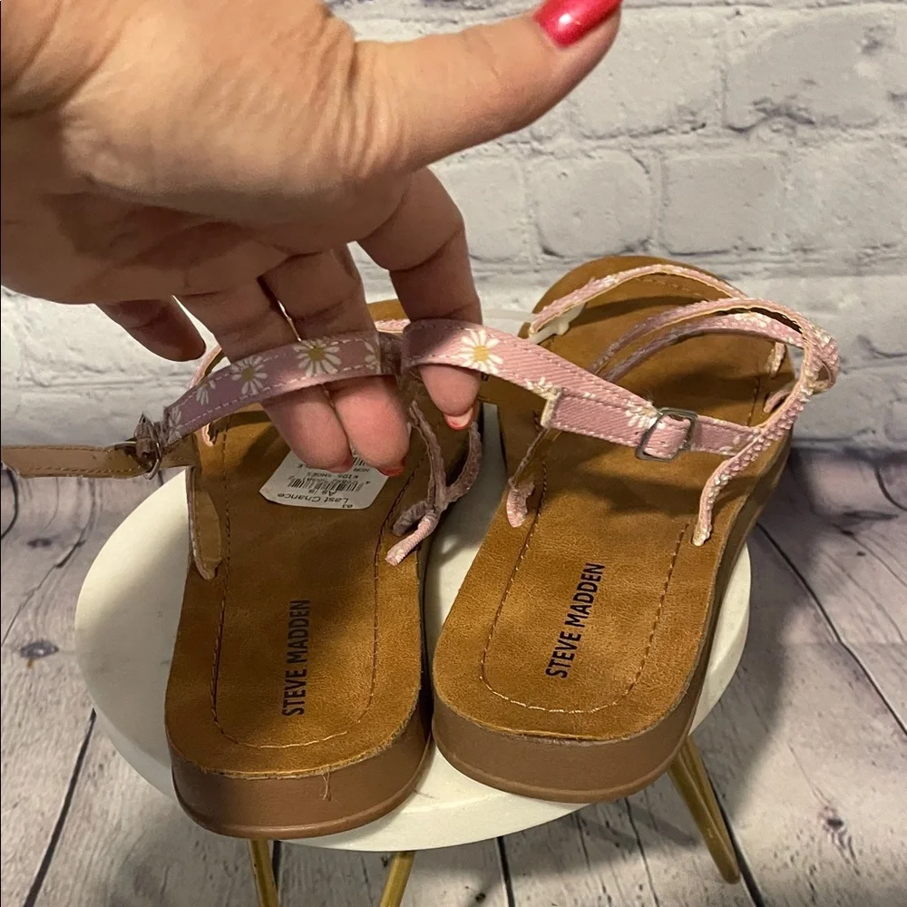 Steve Madden Daisy Pink Strappy Sandals NWOB. Size 5